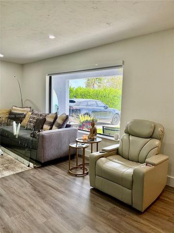 11893 SW 197th St, Miami, FL 33177