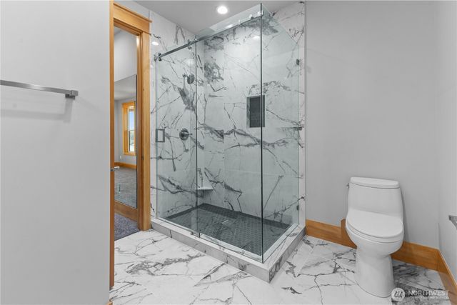 1024 184th Avenue Ct E, Lake Tapps, WA 98391