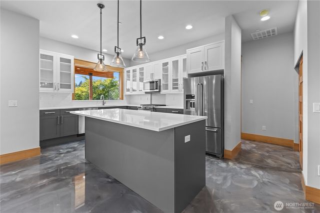 1024 184th Avenue Ct E, Lake Tapps, WA 98391