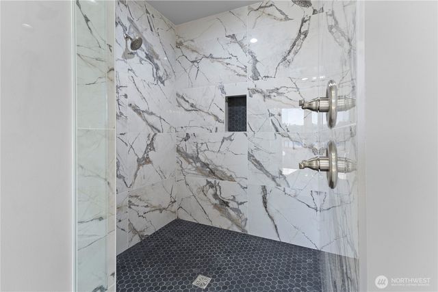 1024 184th Avenue Ct E, Lake Tapps, WA 98391