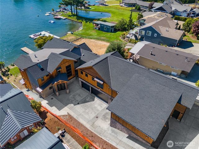 1024 184th Avenue Ct E, Lake Tapps, WA 98391
