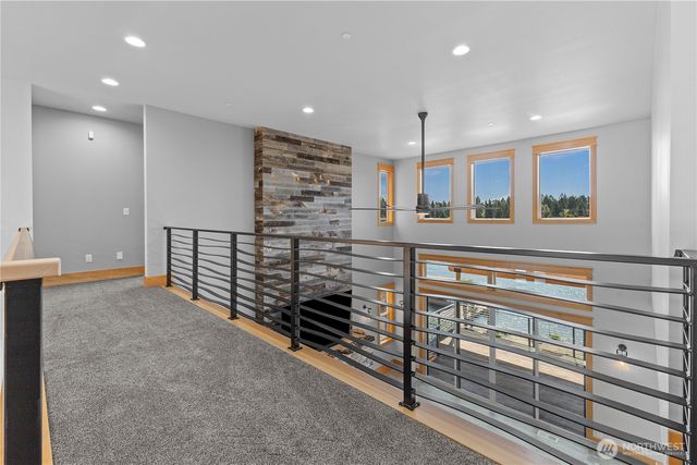 1024 184th Avenue Ct E, Lake Tapps, WA 98391