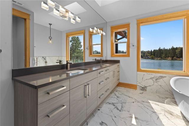 1024 184th Avenue Ct E, Lake Tapps, WA 98391