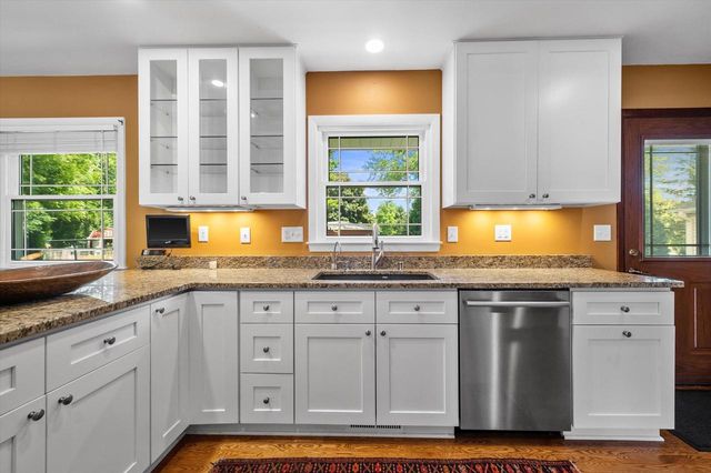 1077 Christopher COURT, Oconomowoc, WI 53066