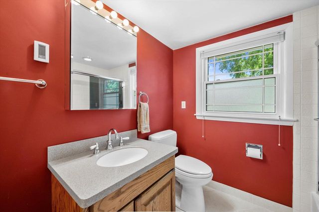 1077 Christopher COURT, Oconomowoc, WI 53066