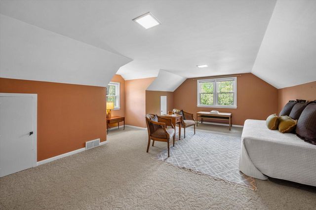1077 Christopher COURT, Oconomowoc, WI 53066
