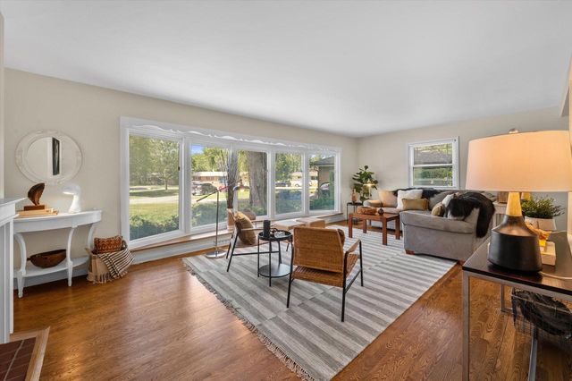 1077 Christopher COURT, Oconomowoc, WI 53066