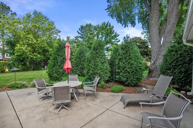 1077 Christopher COURT, Oconomowoc, WI 53066