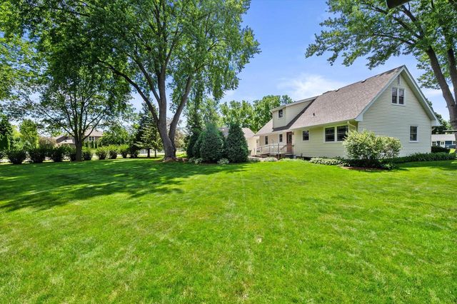 1077 Christopher COURT, Oconomowoc, WI 53066