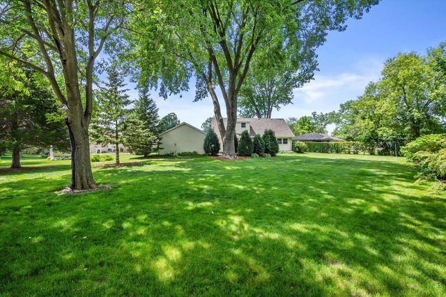 1077 Christopher COURT, Oconomowoc, WI 53066