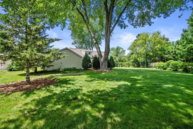 1077 Christopher COURT, Oconomowoc, WI 53066