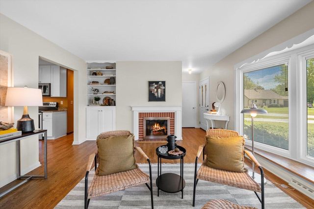 1077 Christopher COURT, Oconomowoc, WI 53066