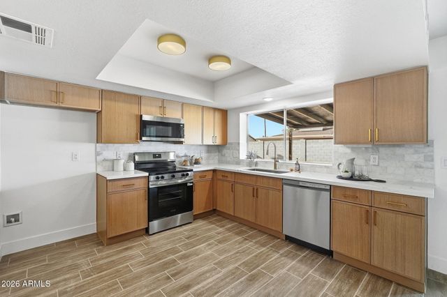3644 W ANGELA Drive, Glendale, AZ 85308