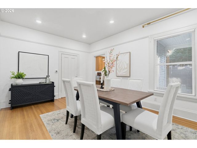 2338 Nw HOYT St, Portland, OR 97210