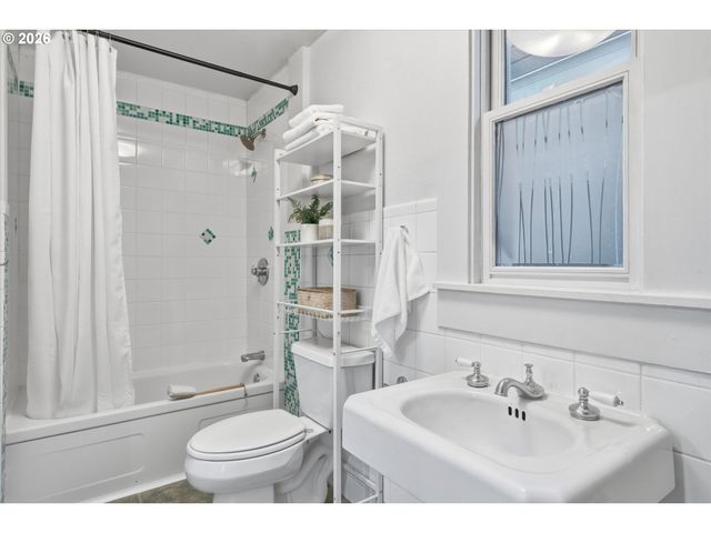 2338 Nw HOYT St, Portland, OR 97210