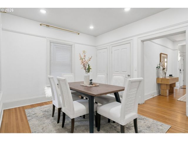 2338 Nw HOYT St, Portland, OR 97210