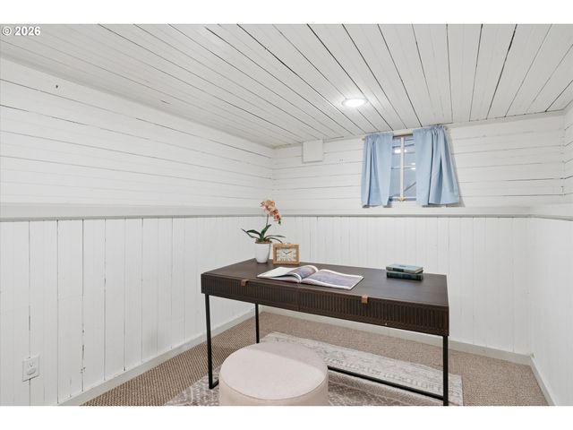 2338 Nw HOYT St, Portland, OR 97210