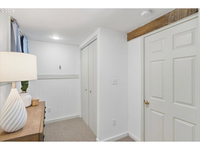 2338 Nw HOYT St, Portland, OR 97210