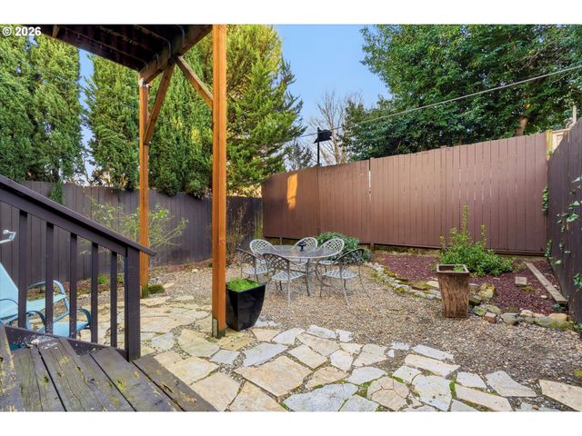 2338 Nw HOYT St, Portland, OR 97210