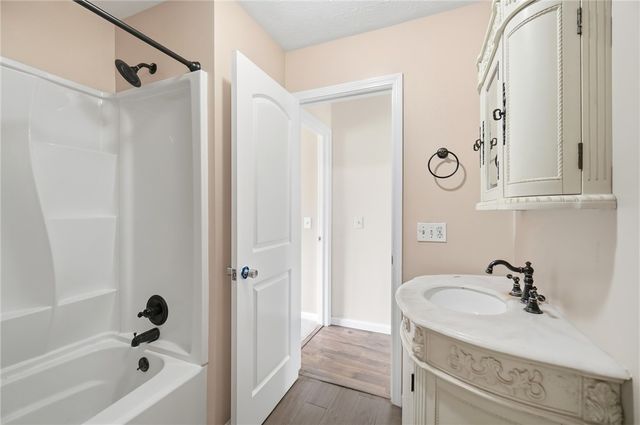 2489 Miami Village Drive, Miamisburg, OH 45342