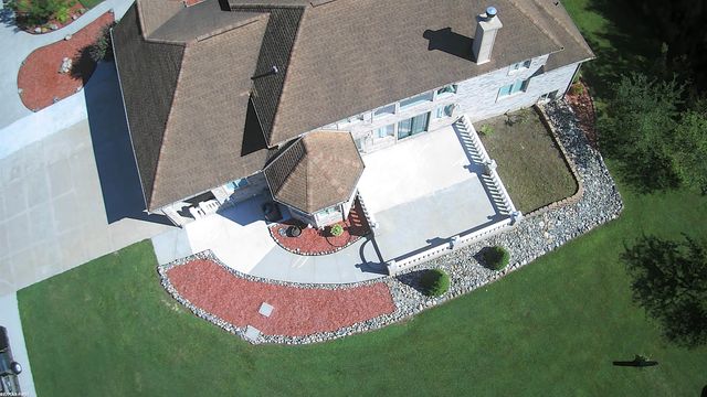 400 ERomeoroad Road, Oakland Twp, MI 48363