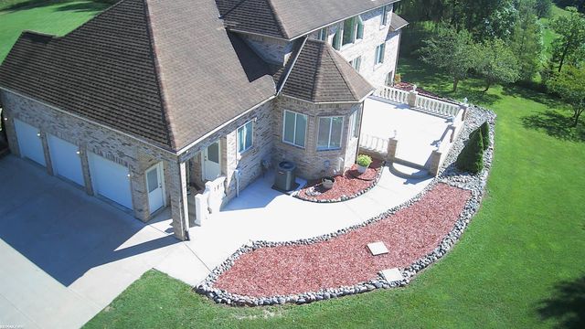 400 ERomeoroad Road, Oakland Twp, MI 48363
