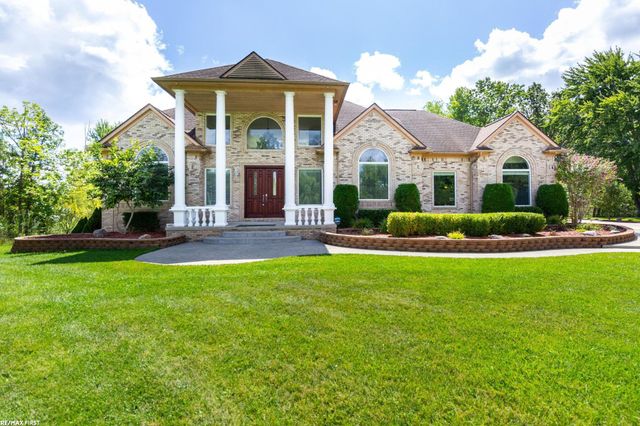400 ERomeoroad Road, Oakland Twp, MI 48363