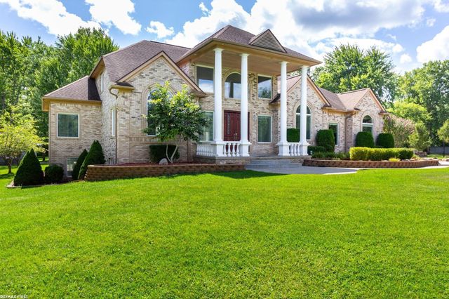 400 ERomeoroad Road, Oakland Twp, MI 48363