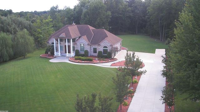 400 ERomeoroad Road, Oakland Twp, MI 48363