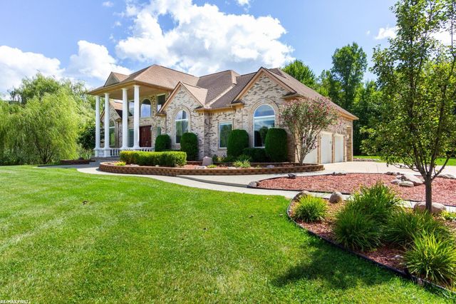 400 ERomeoroad Road, Oakland Twp, MI 48363