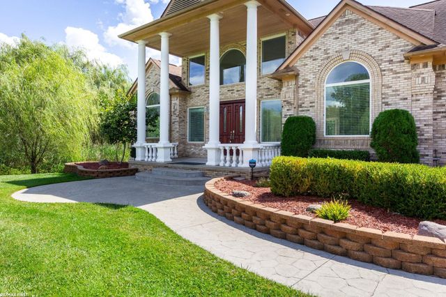 400 ERomeoroad Road, Oakland Twp, MI 48363