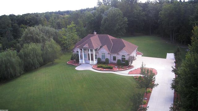 400 ERomeoroad Road, Oakland Twp, MI 48363