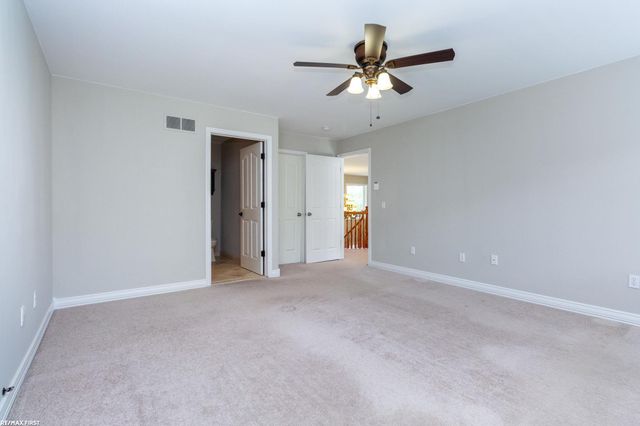 400 ERomeoroad Road, Oakland Twp, MI 48363