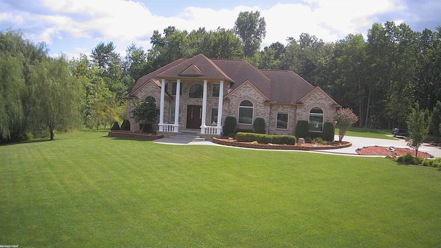 400 ERomeoroad Road, Oakland Twp, MI 48363