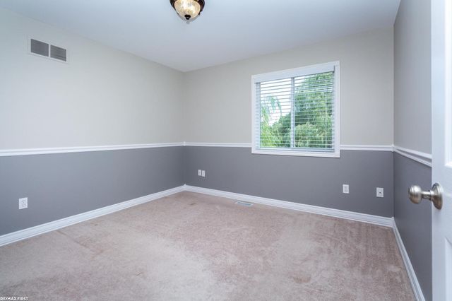 400 ERomeoroad Road, Oakland Twp, MI 48363