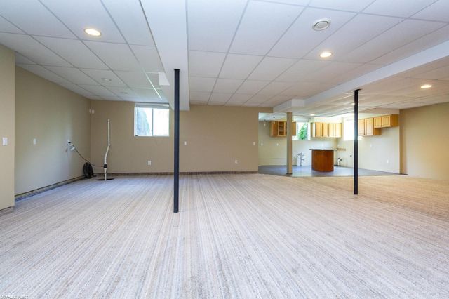 400 ERomeoroad Road, Oakland Twp, MI 48363