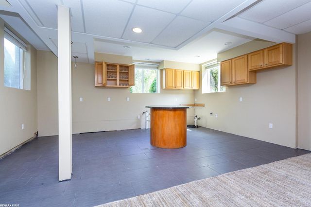 400 ERomeoroad Road, Oakland Twp, MI 48363
