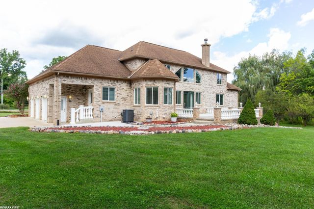 400 ERomeoroad Road, Oakland Twp, MI 48363