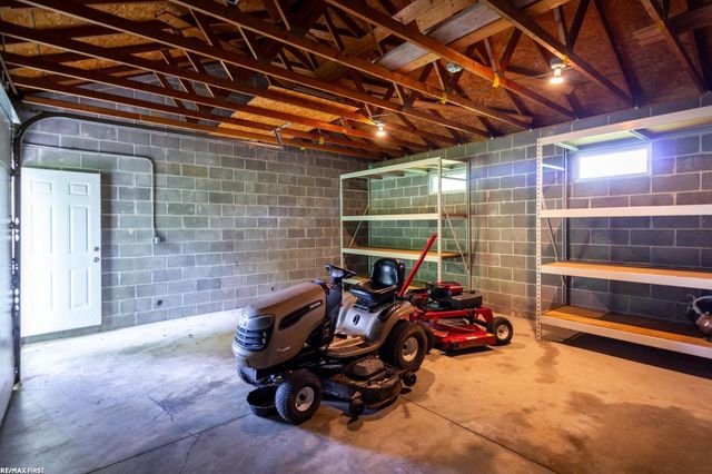 400 ERomeoroad Road, Oakland Twp, MI 48363