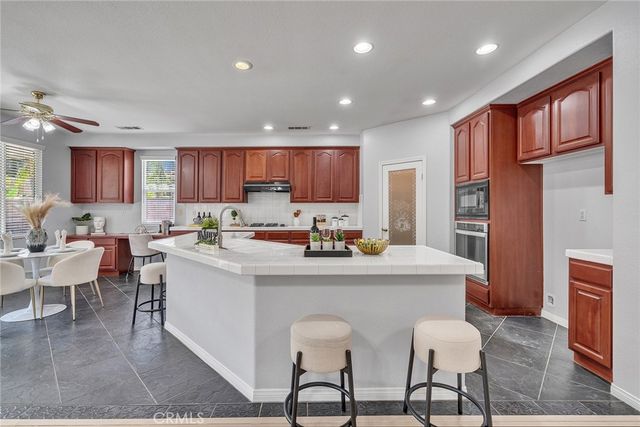 5722 Canoe Drive, Eastvale, CA 92880