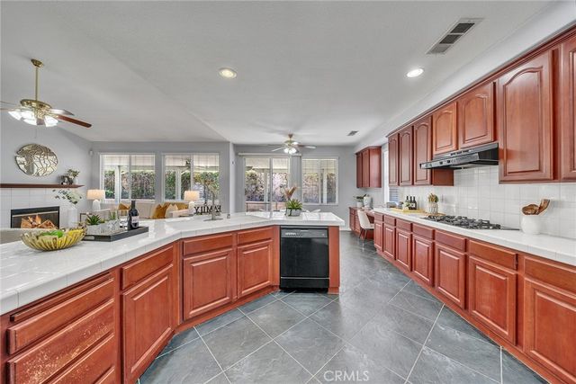 5722 Canoe Drive, Eastvale, CA 92880