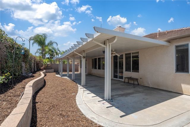 5722 Canoe Drive, Eastvale, CA 92880