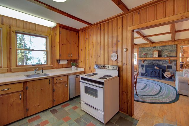 4131 West Shore Road, Isle La Motte, VT 05463