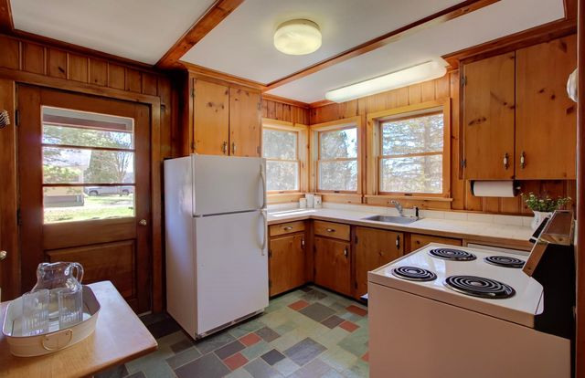 4131 West Shore Road, Isle La Motte, VT 05463