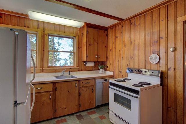 4131 West Shore Road, Isle La Motte, VT 05463
