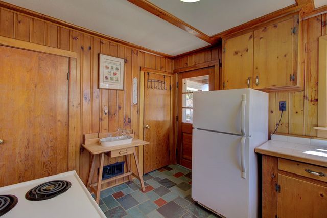 4131 West Shore Road, Isle La Motte, VT 05463