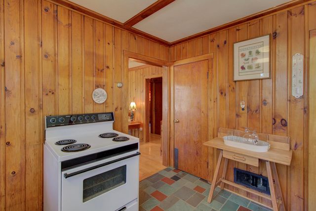 4131 West Shore Road, Isle La Motte, VT 05463