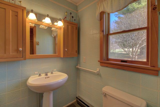 4131 West Shore Road, Isle La Motte, VT 05463