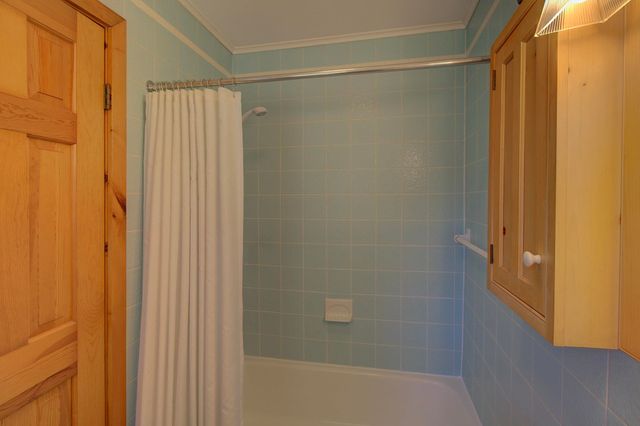 4131 West Shore Road, Isle La Motte, VT 05463