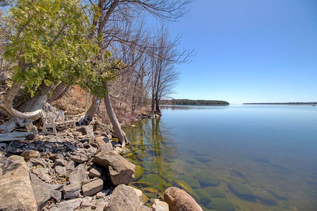 4131 West Shore Road, Isle La Motte, VT 05463